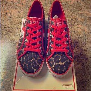 Coach low top sneakers 👟